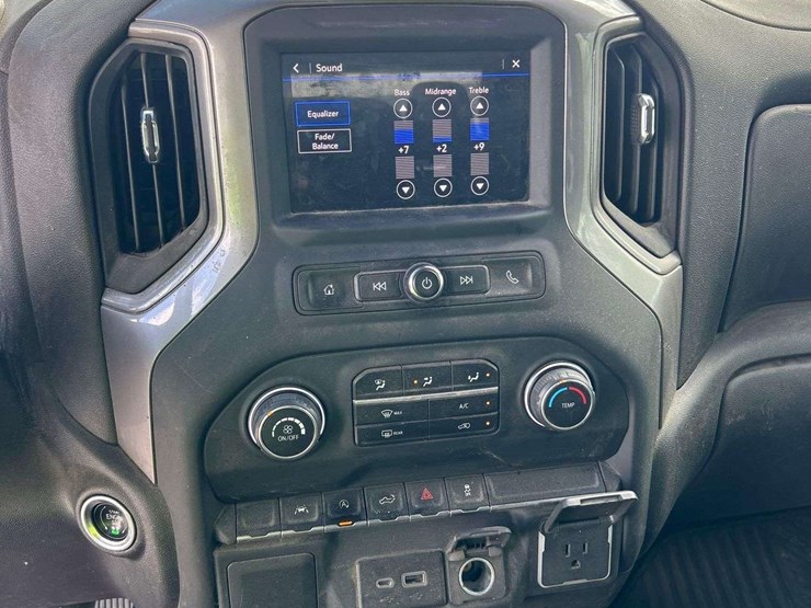 2023-chevrolet-silverado-1500-image-16