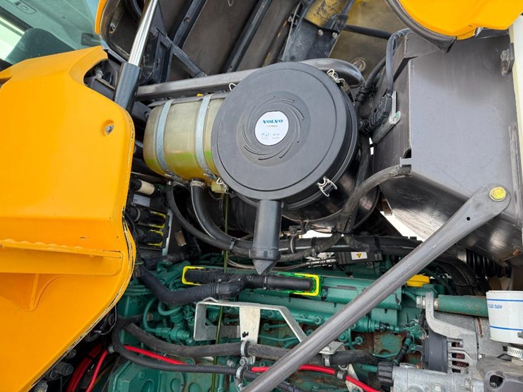 2015-volvo-l90g-image-49