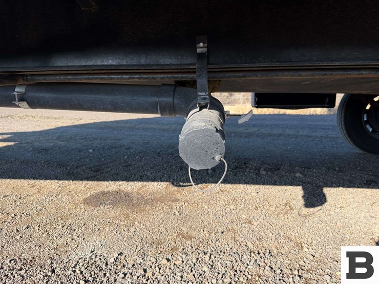 2018-keystone-sprinter-5th-wheel-trailer-image-17