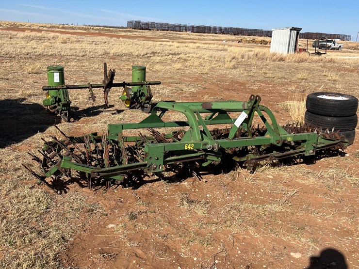 john-deere-642-image-1