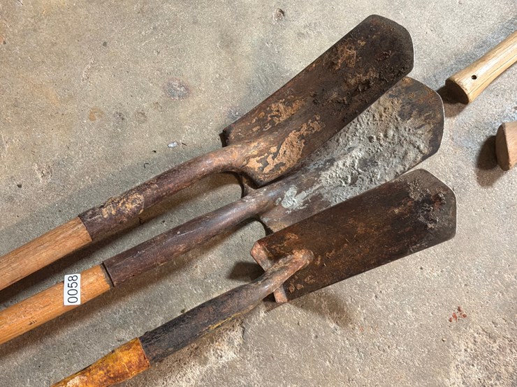 #58-•-(3)-spade-shovels-image-3