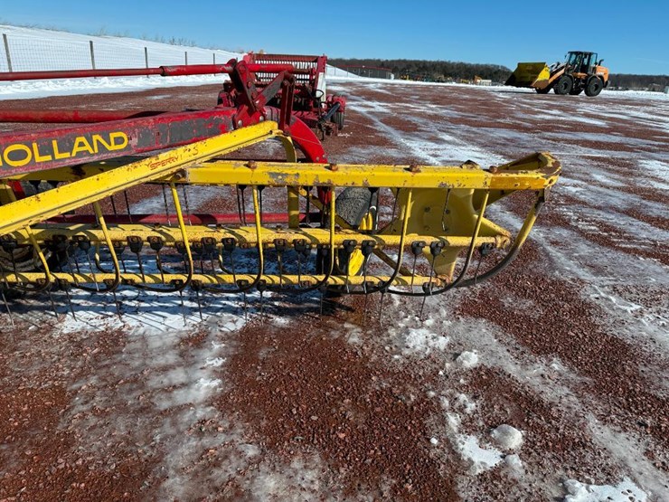 new-holland-256-image-14