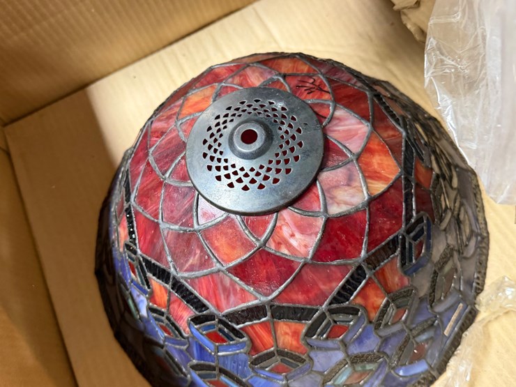 #78-•-tiffany-style-lamp-image-6