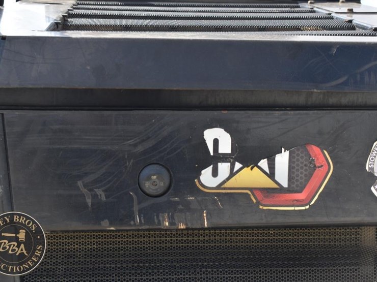 2020-caterpillar-299d3-image-36