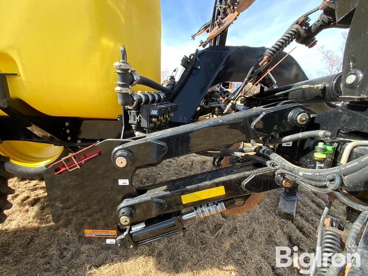 2023-fast-8324-16r30-fertilizer-applicator-image-15