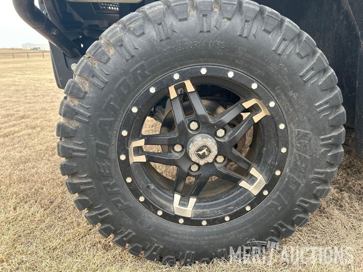 2021-john-deere-gator-image-14