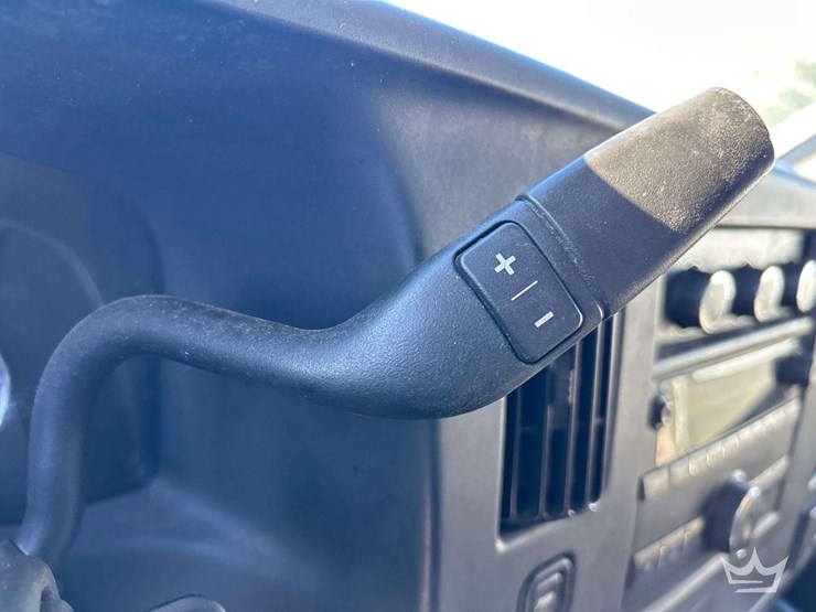 2015-chevrolet-express-2500-image-15