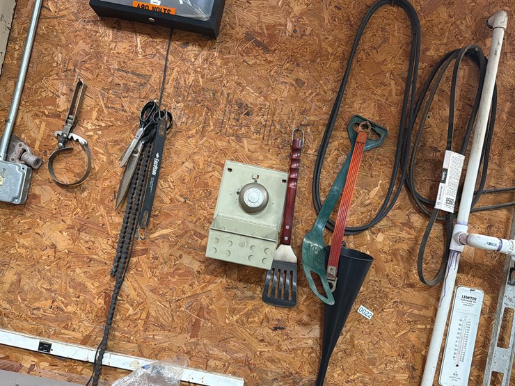 #22-•-contents-of-wall-image-1