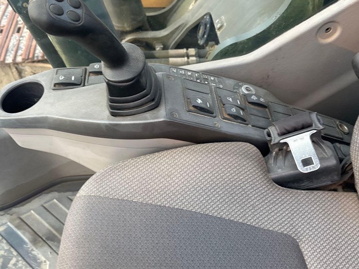 2014-volvo-ec250d-lr-image-18