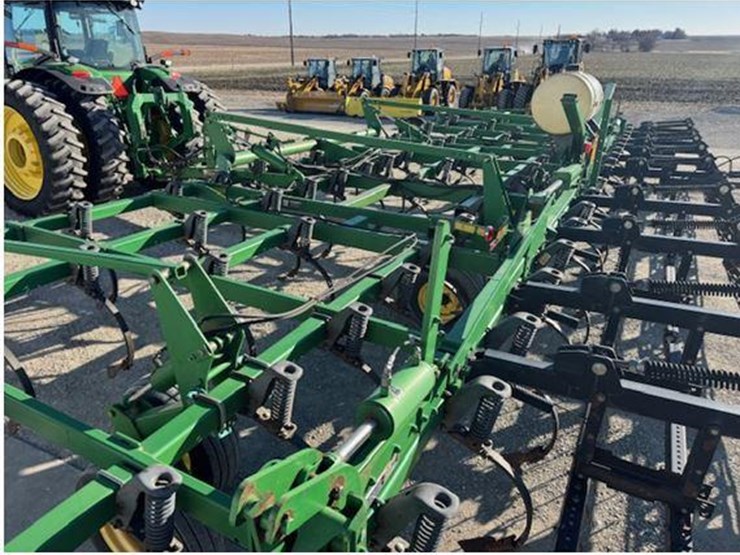 john-deere-2210-image-46