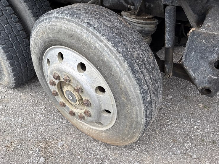 1990-peterbilt-357-image-18