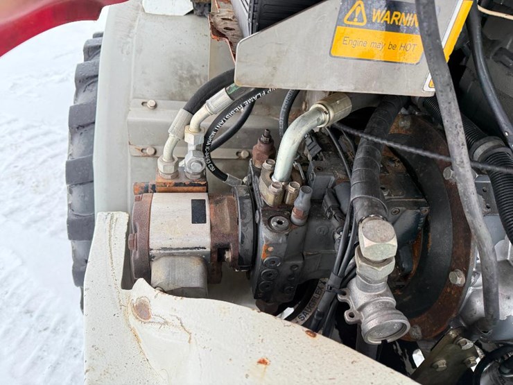 2013-takeuchi-tw50-image-30