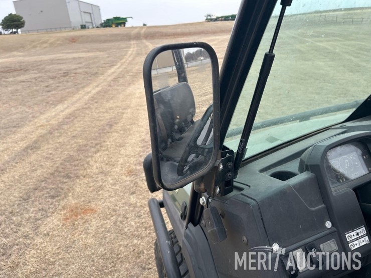 2021-john-deere-gator-image-42