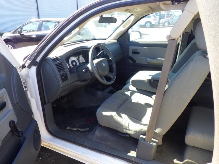 2005-dodge-dakota-image-5