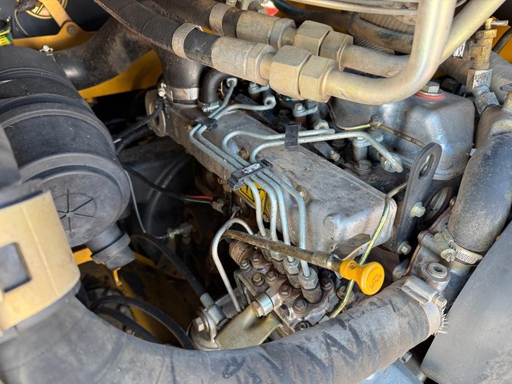 caterpillar-252-image-27