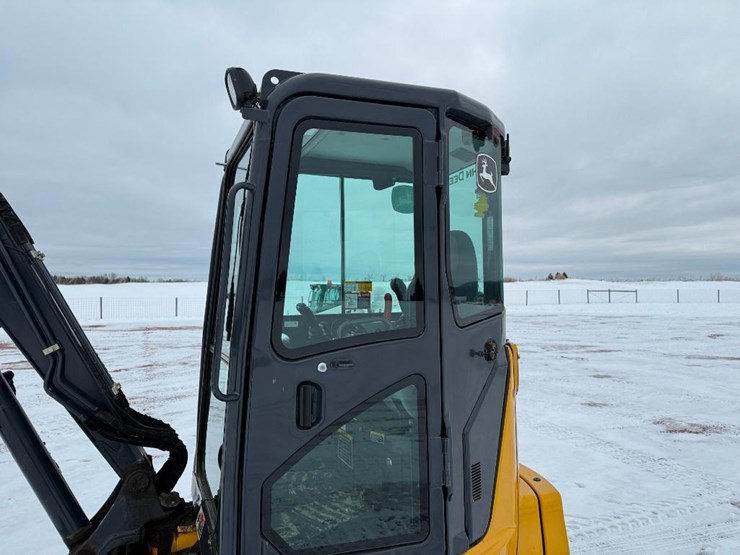 2018-deere-35g-image-25