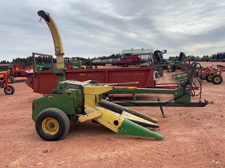 1981-john-deere-3960-image-2