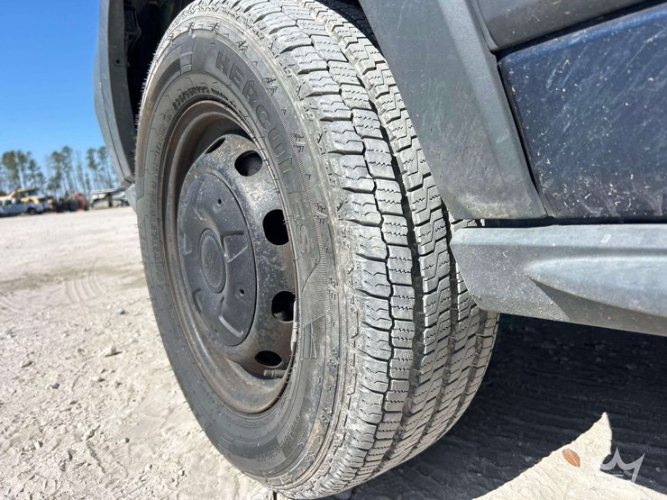 2015-ford-transit-image-44