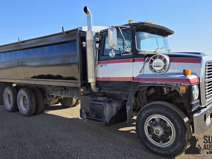 1982-ford-lnt9000-image-3