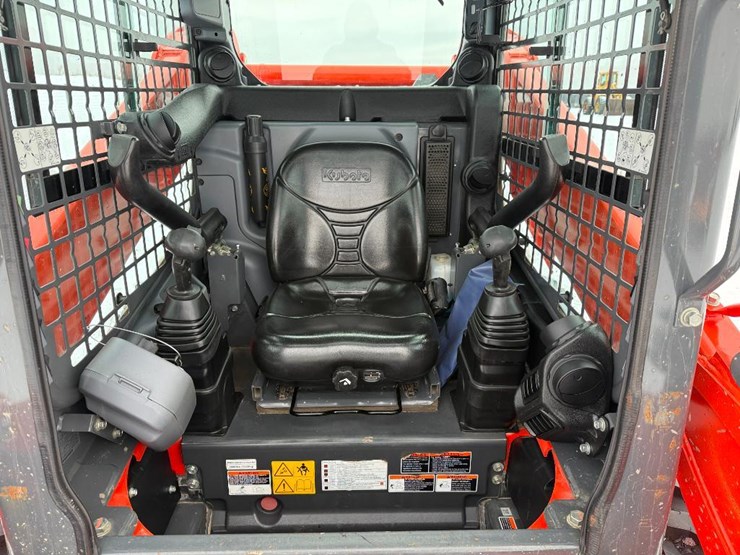 kubota-ssv75-image-30