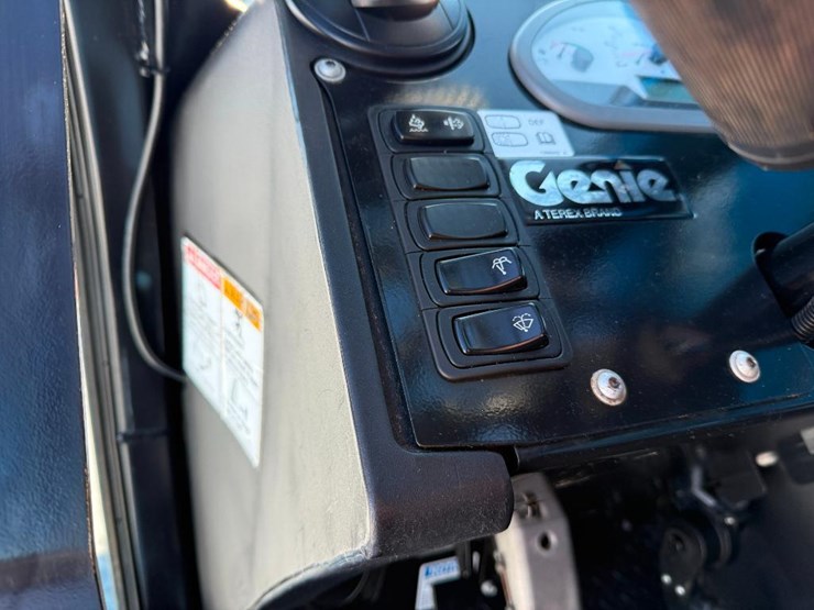 2016-genie-gth844-image-57