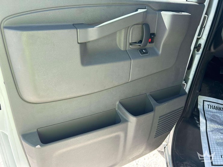 2019-chevrolet-express-2500-image-14