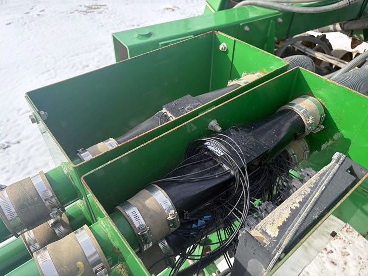 john-deere-1850-image-11