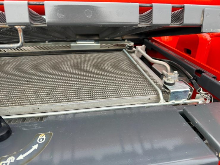 kubota-ssv75-image-29