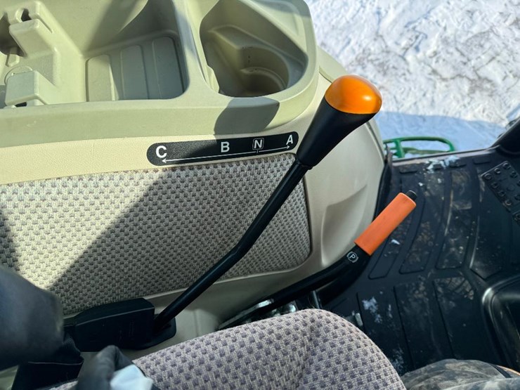 john-deere-4052r-image-56