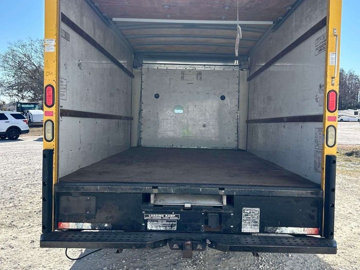 2006-gmc-3500-image-21