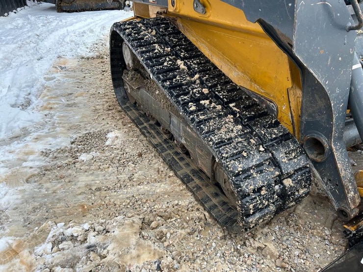 2021-deere-331g-image-12