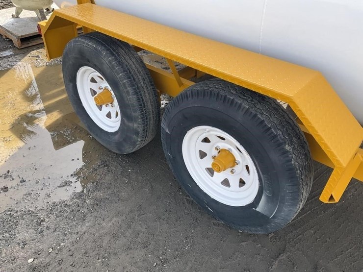 custom-990g-dual-axle-fuel-wagon-image-10