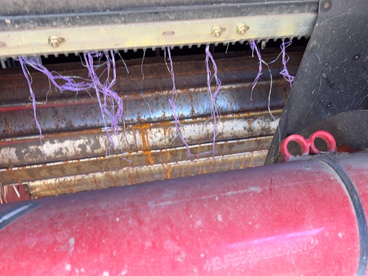 2020-new-holland-560-roll-belt-round-baler-image-21