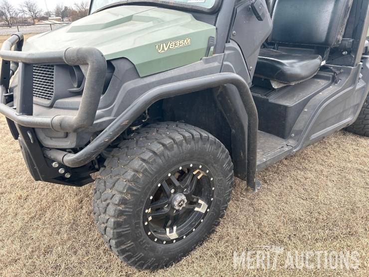 2021-john-deere-gator-image-13