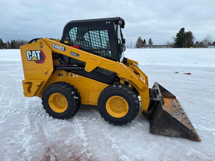 2022-caterpillar-246d3-image-3