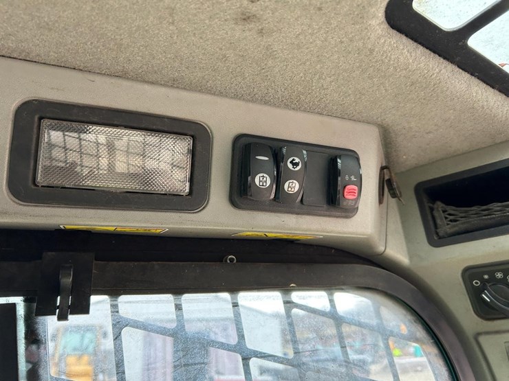 caterpillar-259d-image-22