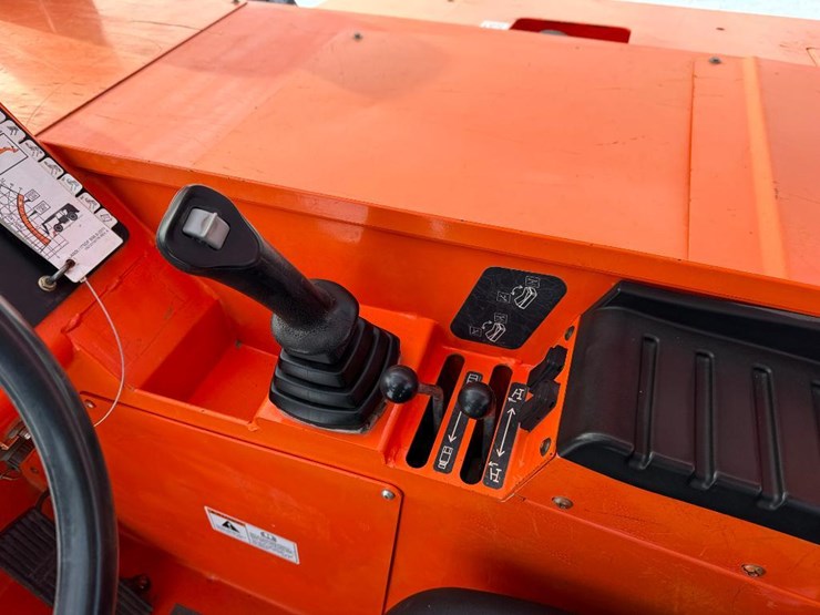 2018-sky-trak-10054-image-56