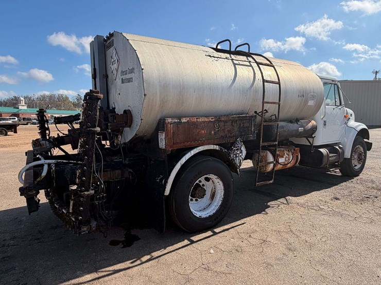 1999-international-4700-image-3