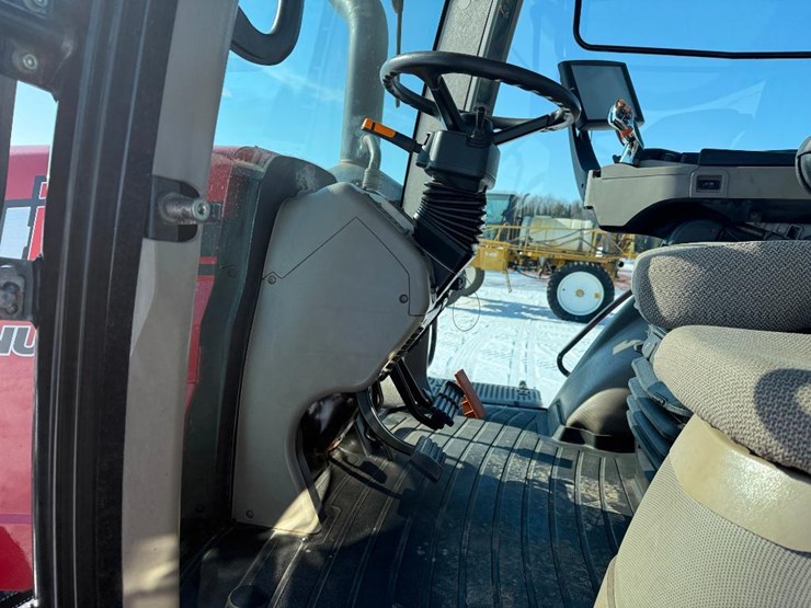 case-ih-magnum-250-image-48