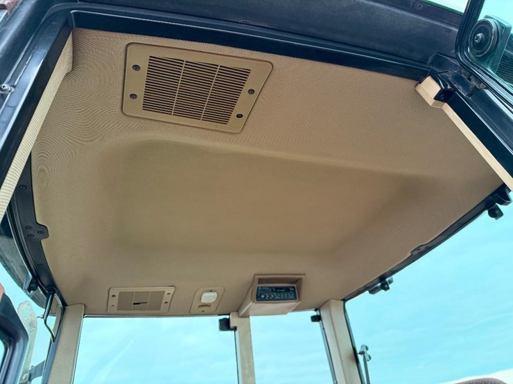 john-deere-6400-image-41