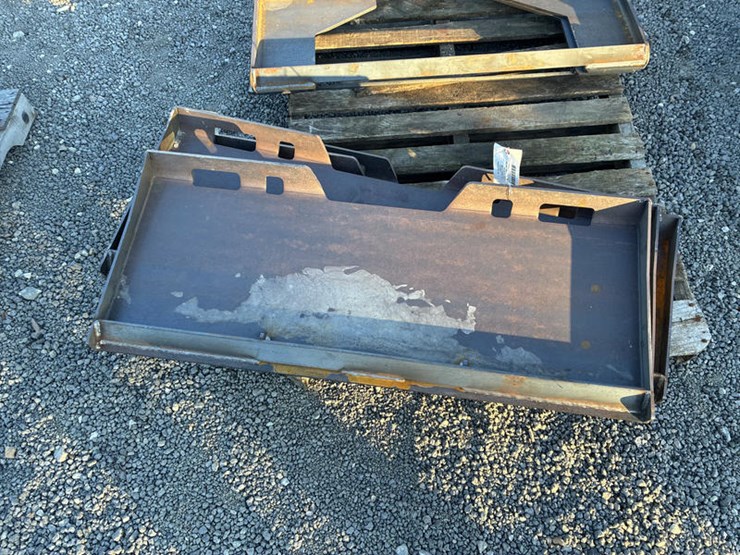 #115395-•-4x-weldable-skidsteer-face-plates-image-2