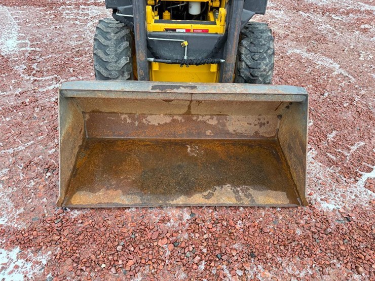 new-holland-ls120-image-12