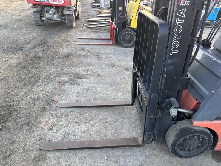 2004-toyota-7fgcu15-image-9