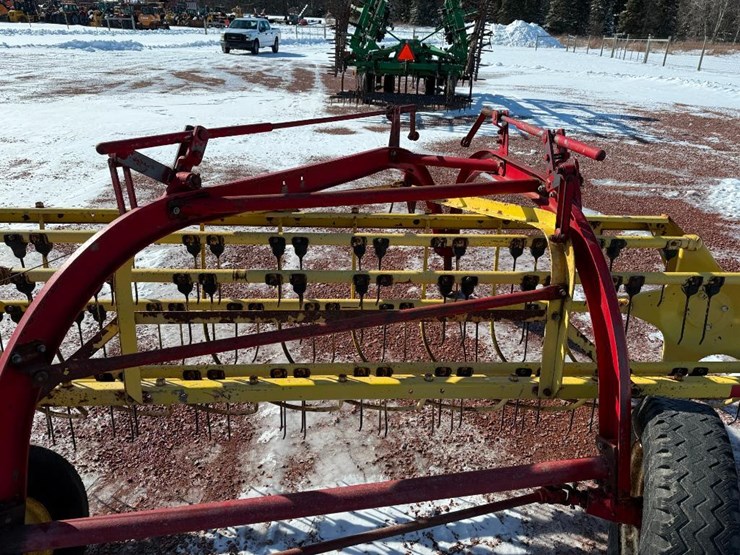 new-holland-256-image-9