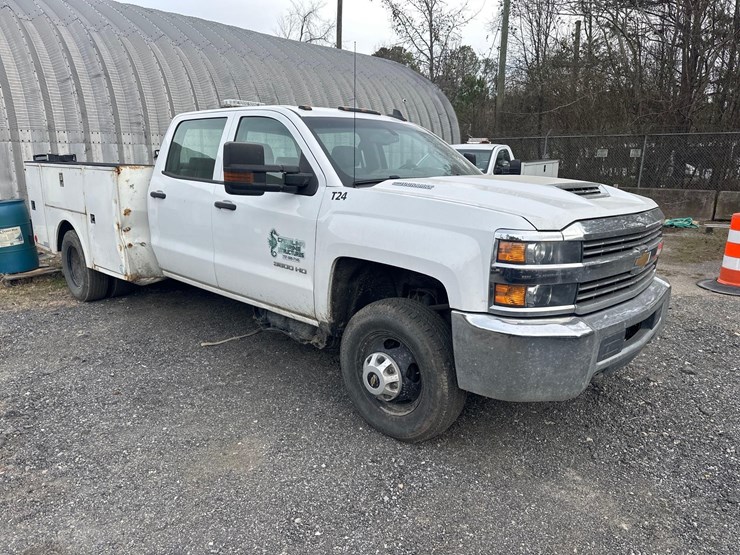 2018-chevrolet-3500hd-image-3