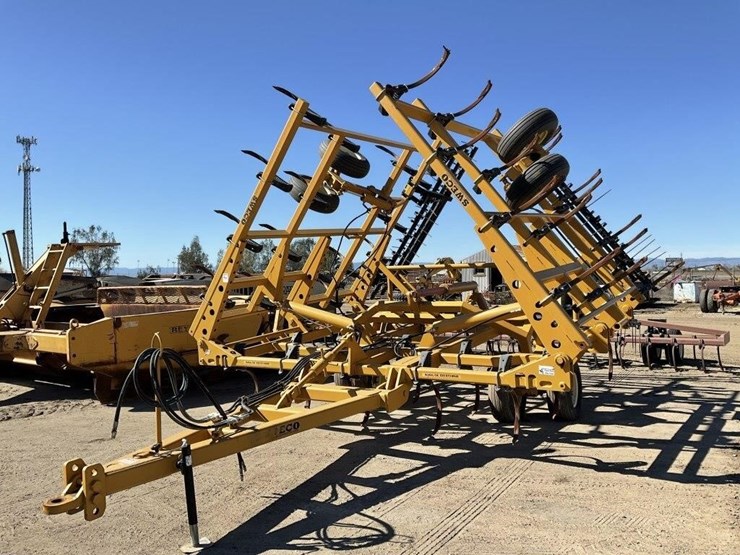 sweco-36'-fold-up-field-cultivator-image-3