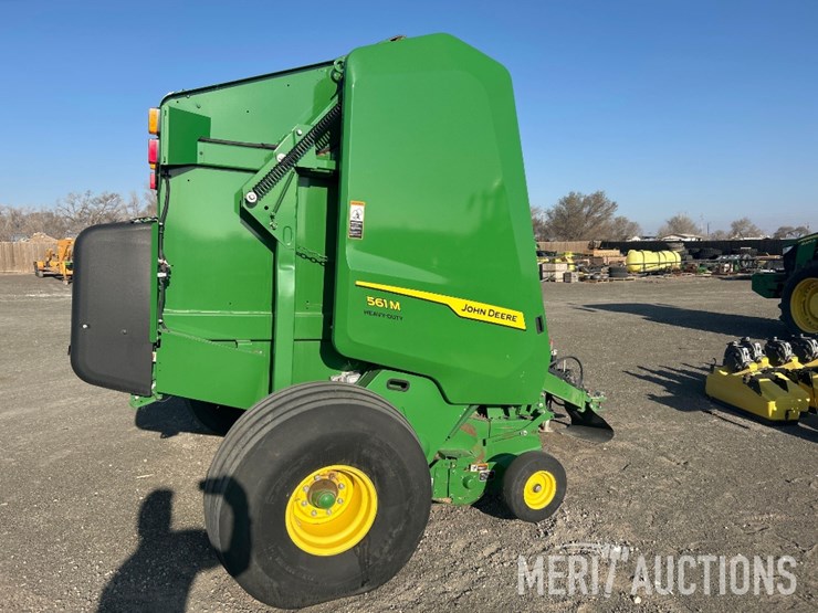 john-deere-561m-image-2