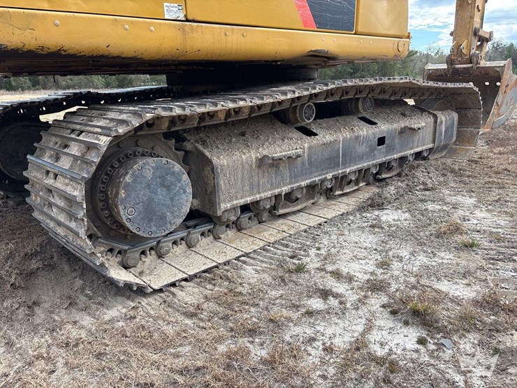 2017-caterpillar-336f-image-41