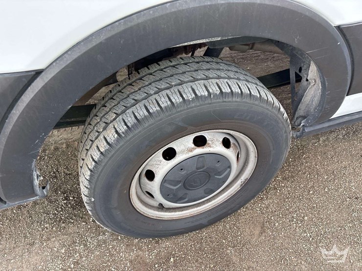 2015-ford-transit-image-27