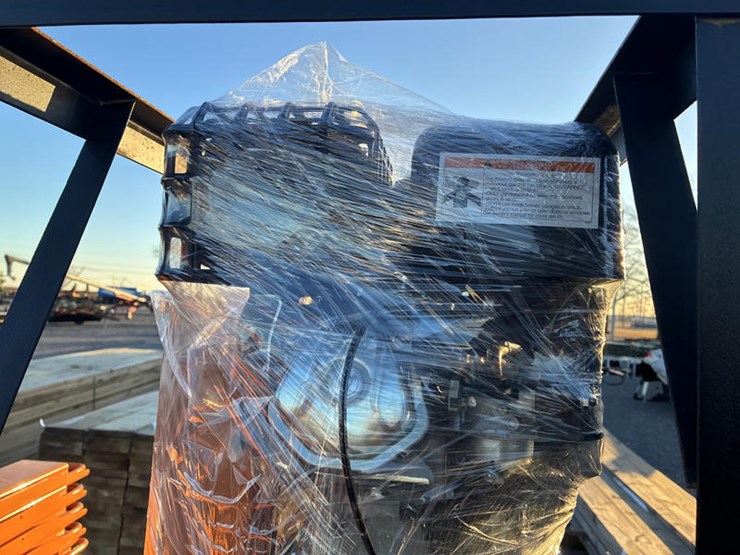 #115404-•-40-gal-2-stage-air-compressor-image-3